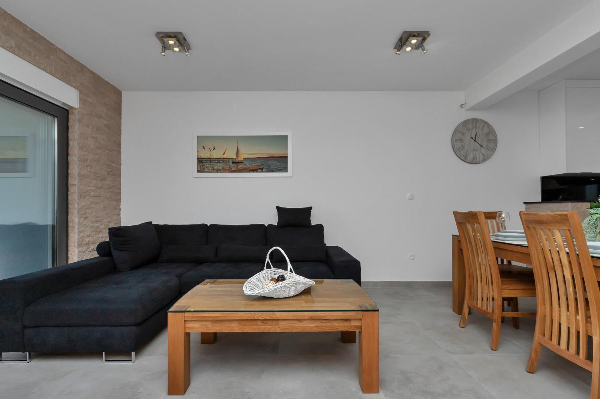 Luxury Macola Free Parking